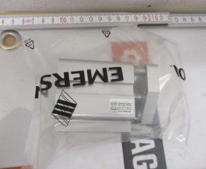 ЦИЛИНДР
KURZHUBZYLINDER KHZ-DA-032-0020-O-NR Aventics (brand of Emerson)